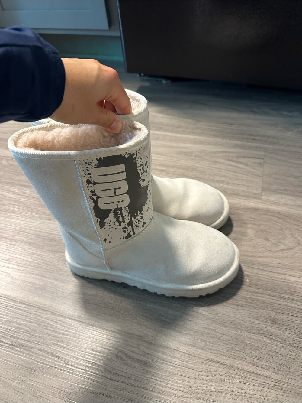 Ugg Boots - white & silver